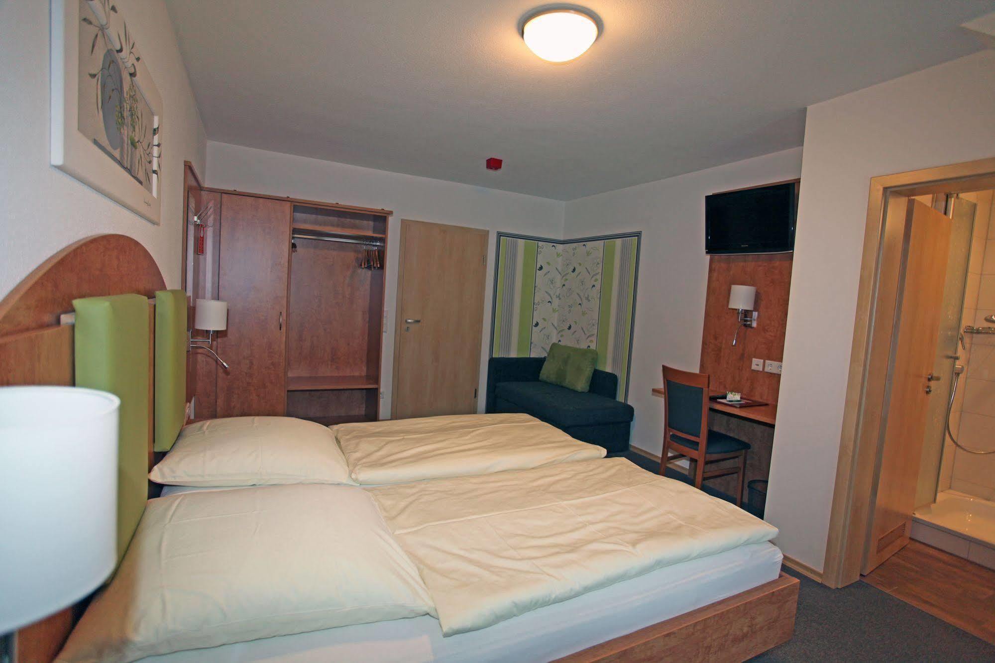 Hotel Garni Hopfengold Wolnzach Bagian luar foto