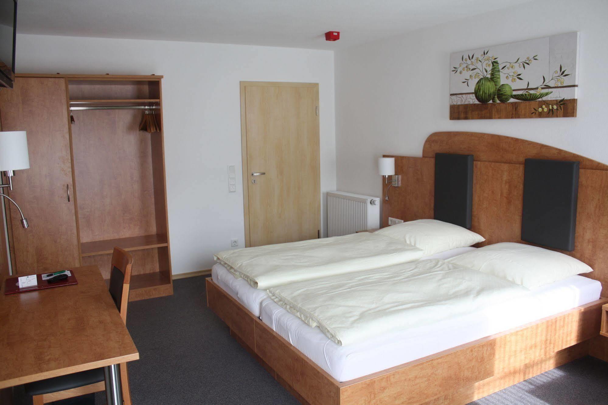 Hotel Garni Hopfengold Wolnzach Bagian luar foto