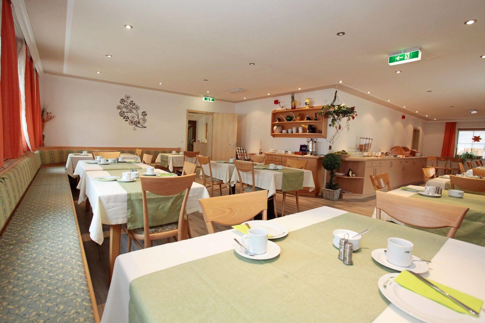 Hotel Garni Hopfengold Wolnzach Bagian luar foto