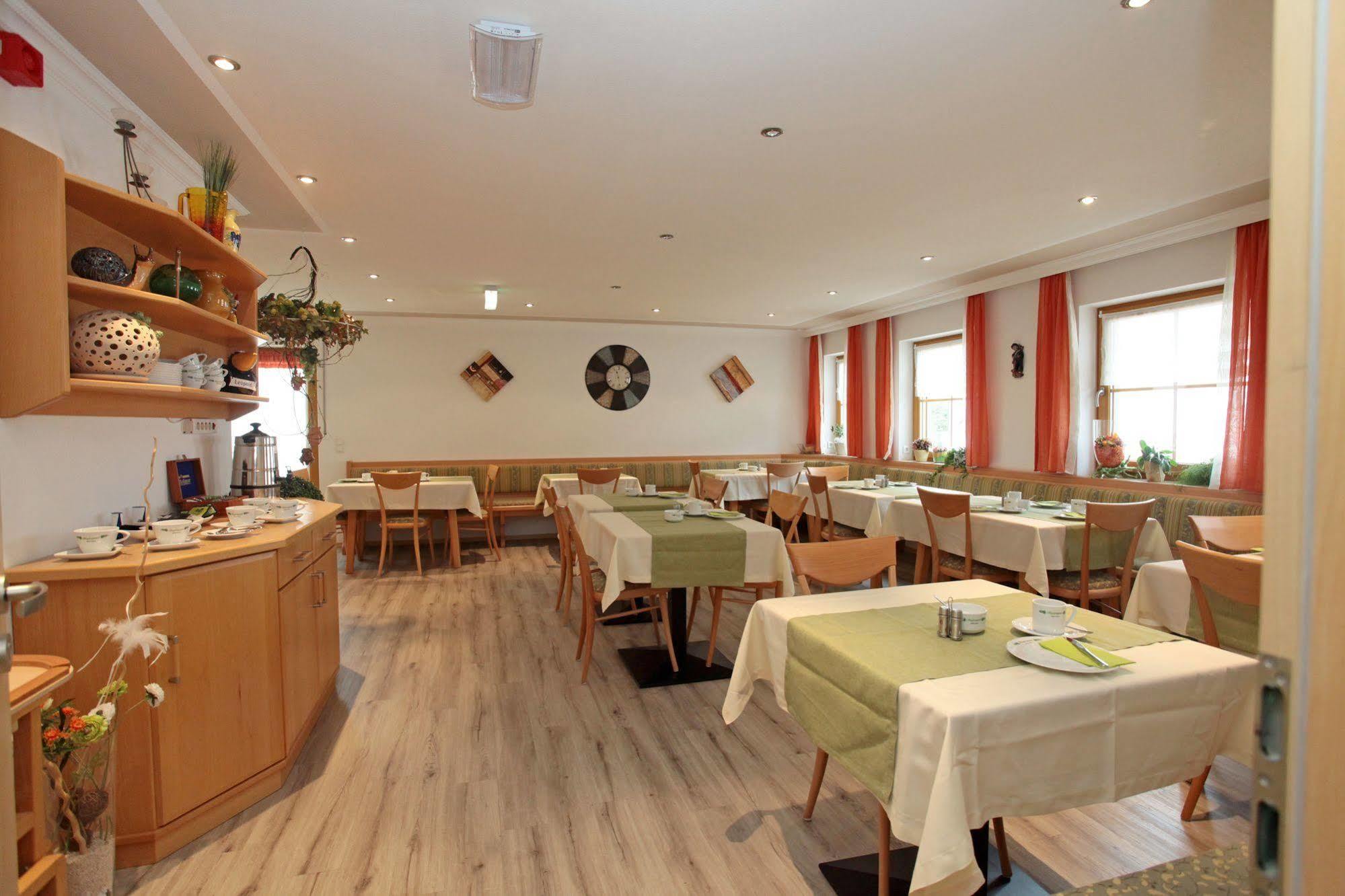 Hotel Garni Hopfengold Wolnzach Bagian luar foto