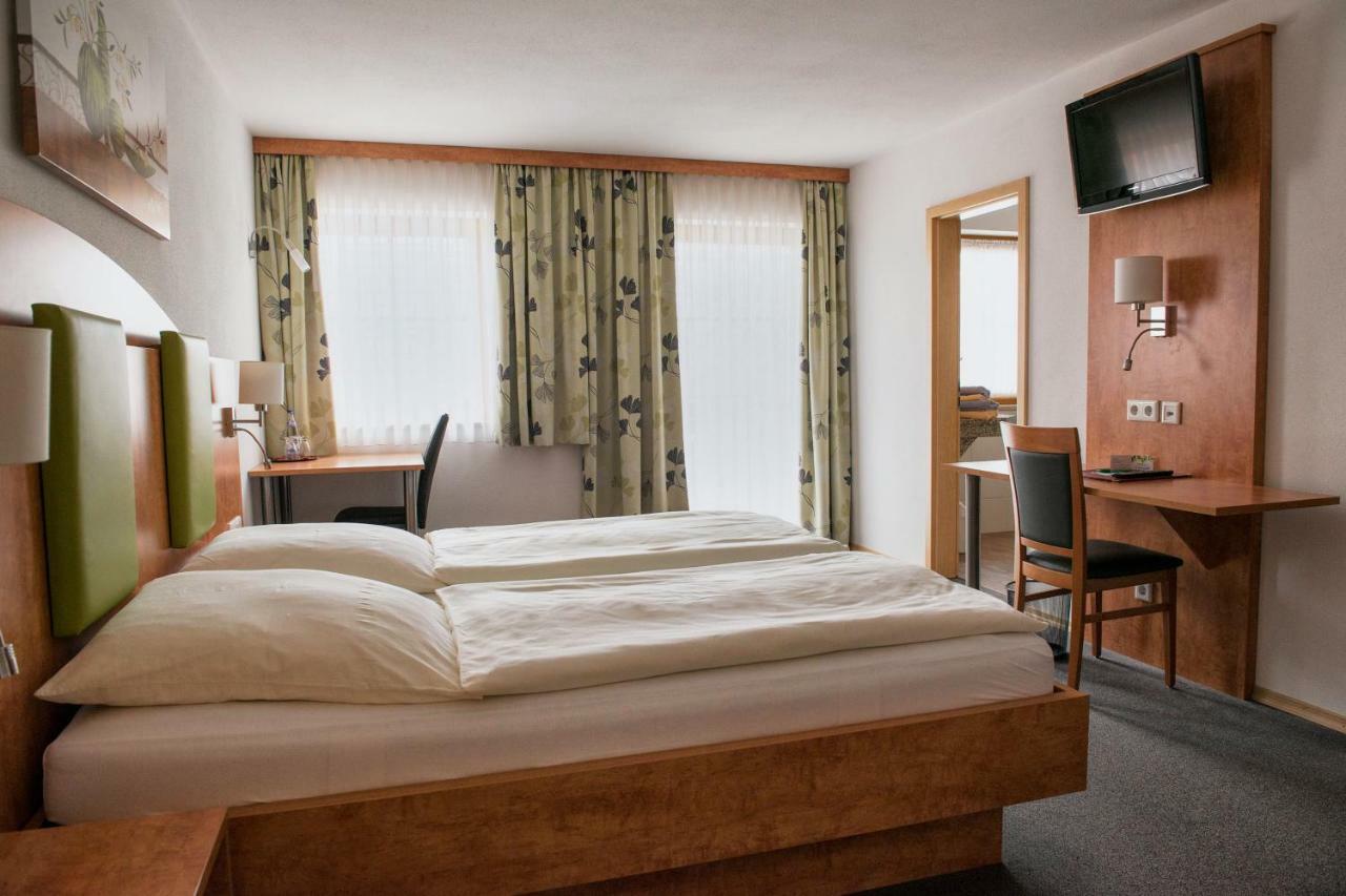 Hotel Garni Hopfengold Wolnzach Bagian luar foto