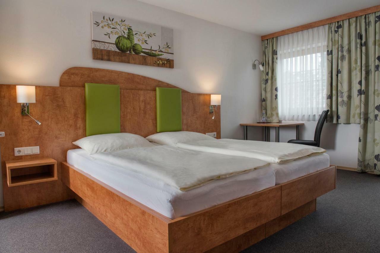 Hotel Garni Hopfengold Wolnzach Bagian luar foto
